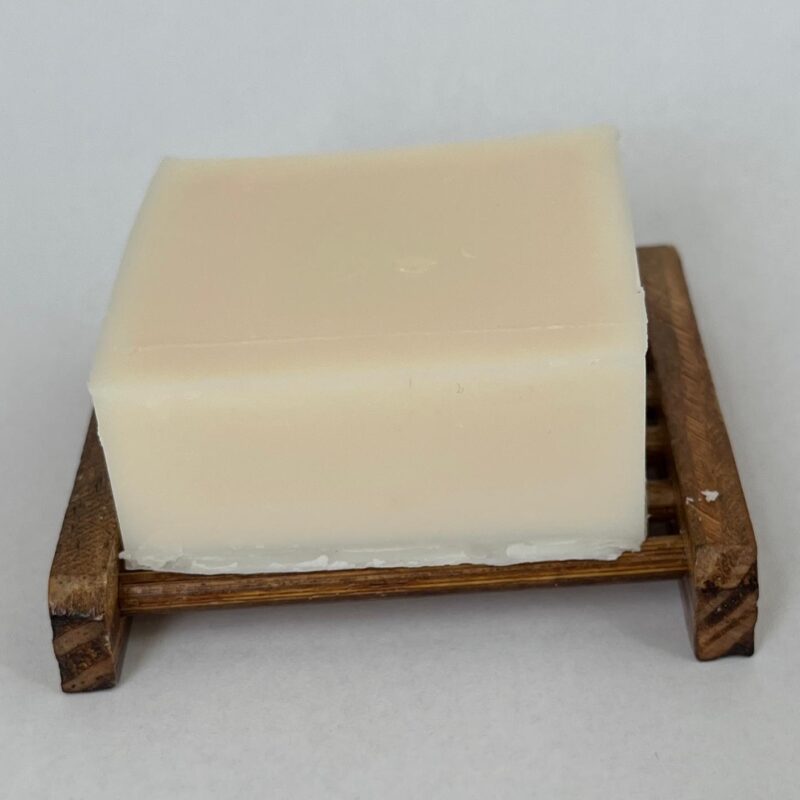 Tumedast puidust naturaalne seebialus käsitööseebi jaoks