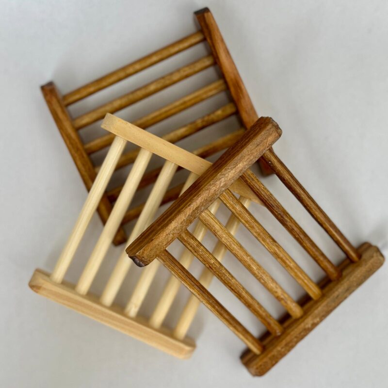 Puidust seebialused kahes toonis – hele ja tume